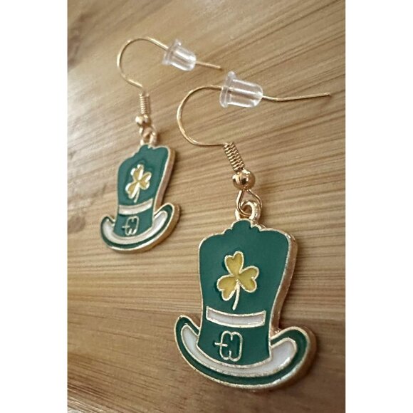 St Patricks Day Leprechaun Hat  Earrings Shamrock Green Dangle Hooks New… - Picture 8 of 10